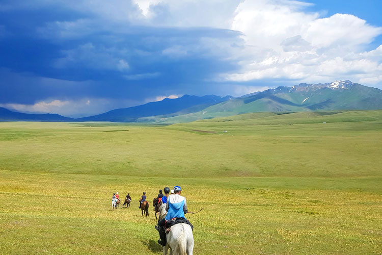 trek-kirghizistan-jaisan